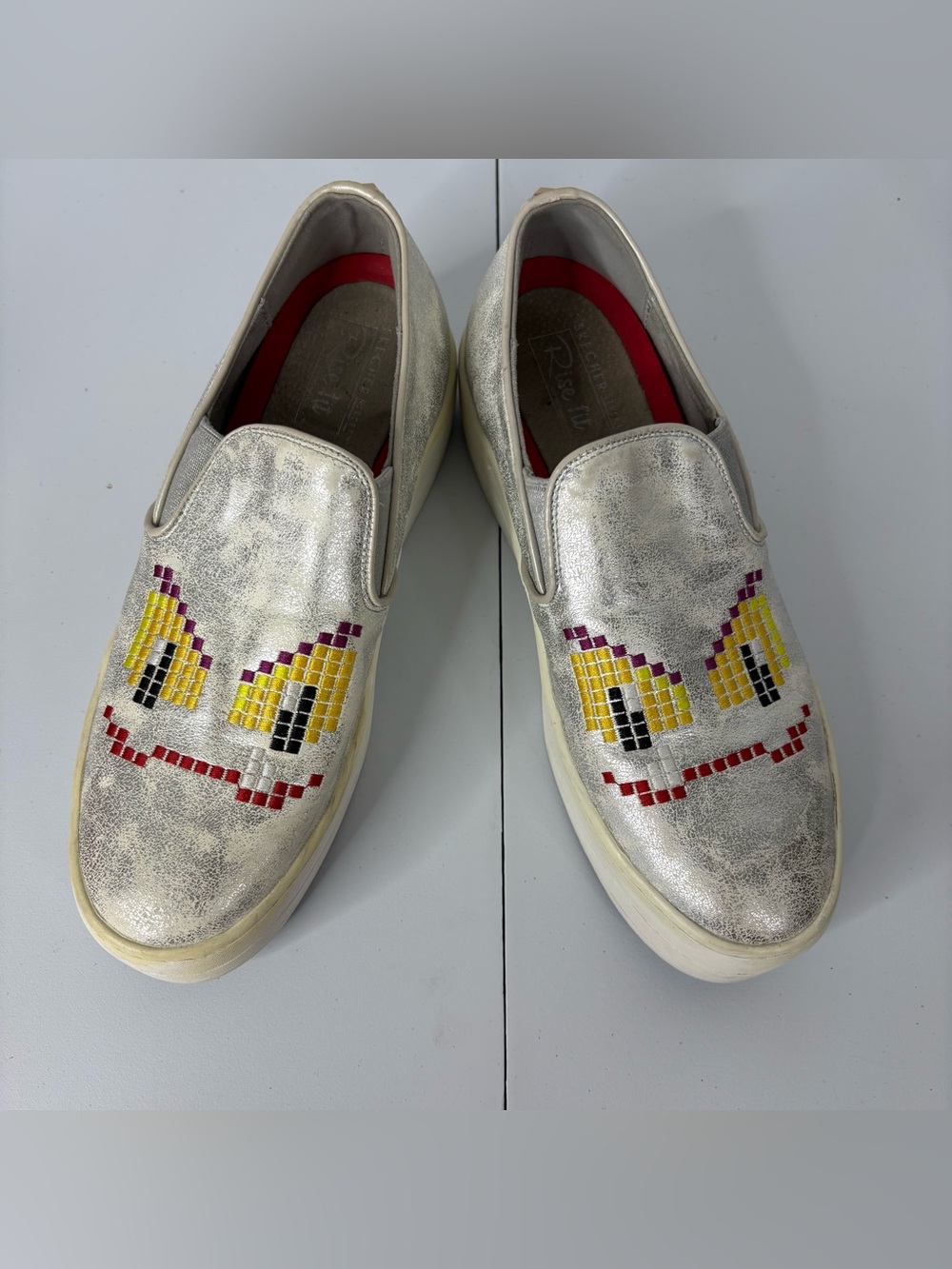 Skechers Street Rise Uplift Sneakers Silver Metallic Pixelated "Grimace" Face